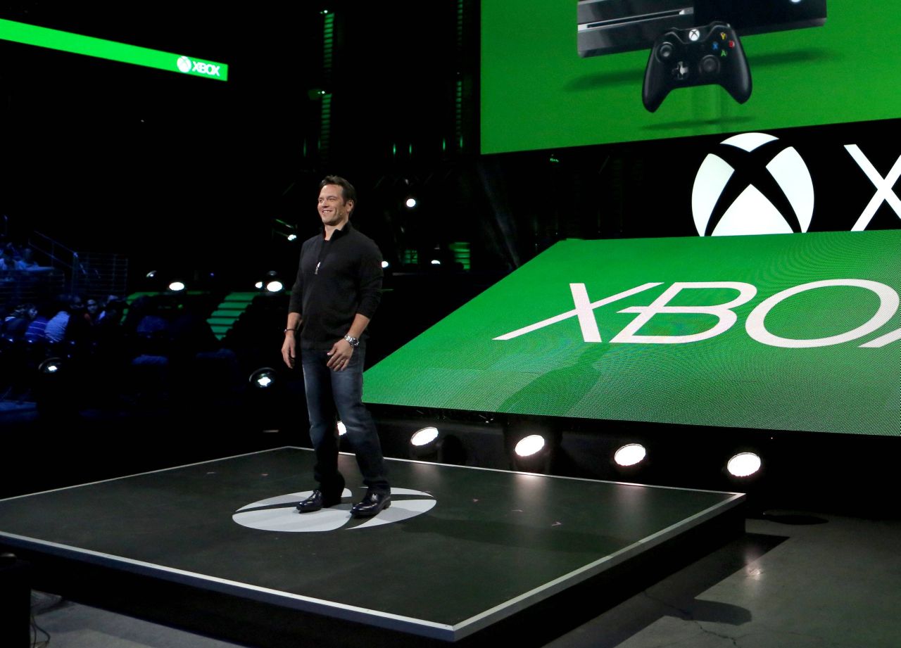 Spencer: برای فروش کینکت اول باید Xbox One را بفروشید - گیمفا