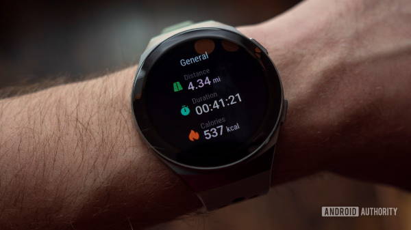 چگونه ساعت هوشمند Huawei Watch GT 2e از سلامتی کاربر محافظت می‌کند؟ - گیمفا