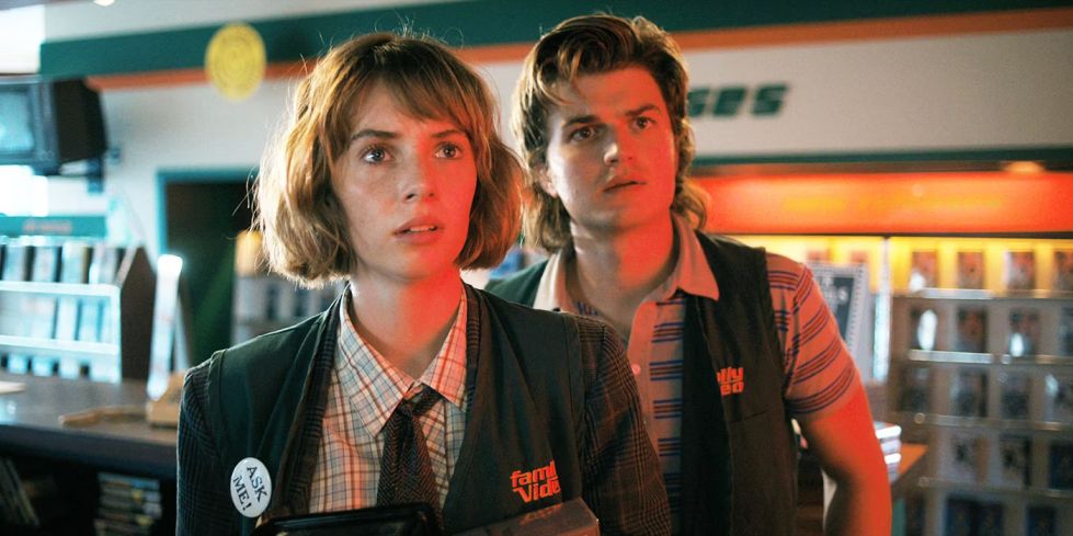 stranger things maya hawke joe keery1