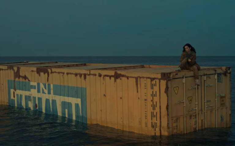 معرفی فیلم Nowhere | مادری تنها وسط اقیانوس - گیمفا
