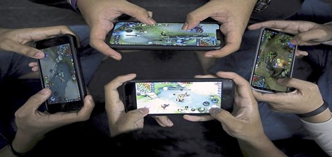 چگونه از گوشی موبایل خود هنگام بازی کردن محافظت کنید؟ - گیمفا