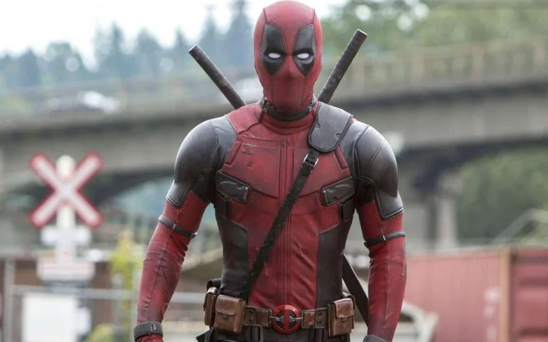 گردهمایی ۳ نسخه متفاوت از ددپول در تصاویر و ویدیو جدید فیلم Deadpool 3 - گیمفا