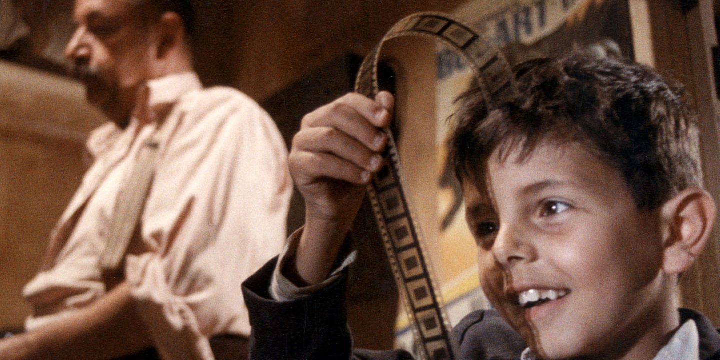 معرفی فیلم Cinema Paradiso | قلب تپنده سینما - گیمفا