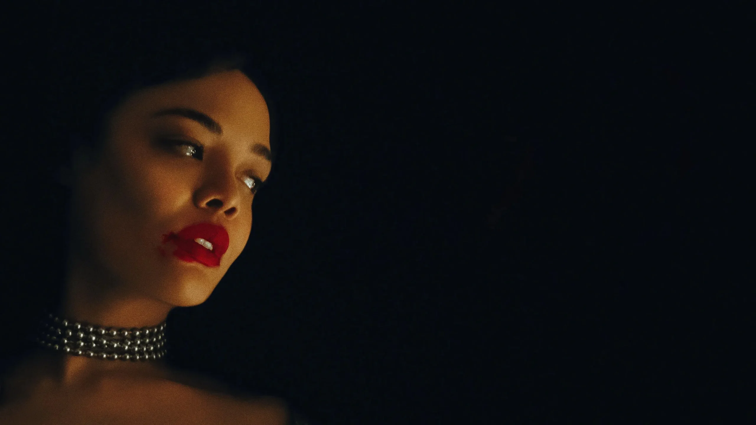 نقدها و نمرات فیلم Hedda با بازی تسا تامپسون- موبوگیم