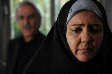 زویا امامی بازیگر تئاتر و تلویزیون و همسر کاظم هژیرآزاد بازیگر پیشکسوت به دلیل ایست قلبی درگذشت زویا امامی