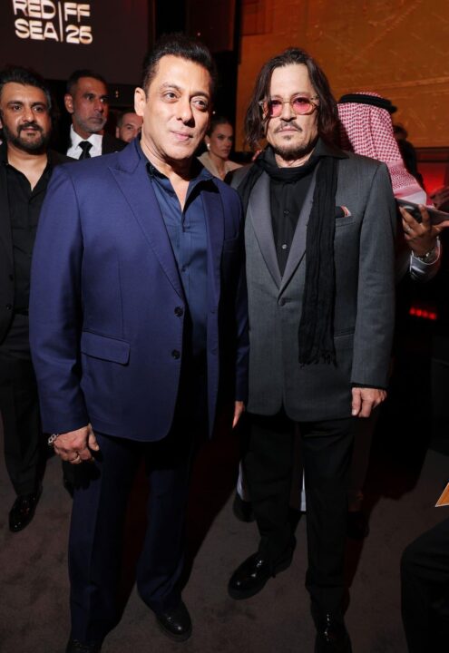 دیدار سلمان خان با جانی دپ در جشنواره فیلم دریای سرخ، فضای مجازی به هیجان آورد - گیمفا