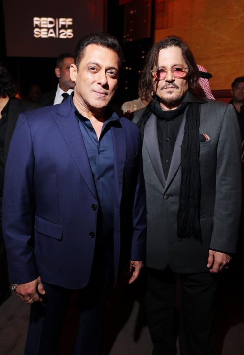 دیدار سلمان خان با جانی دپ در جشنواره فیلم دریای سرخ، فضای مجازی به هیجان آورد - گیمفا