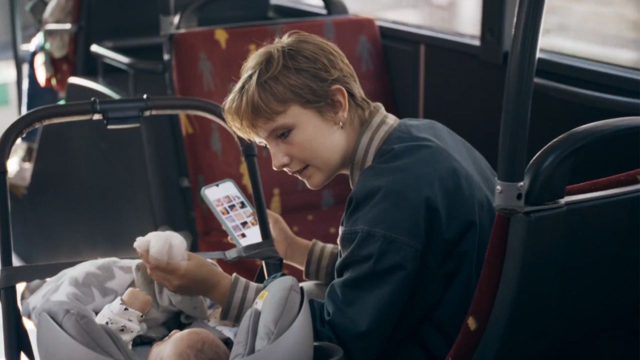 3 نقد فیلم Young Mothers | ملودیهای شکسته، آکوردهای امید - گیمفا