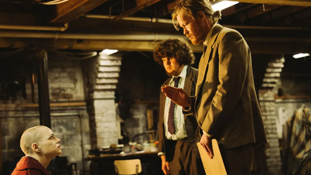 jesse plemons and emma stone bugonia جسی پلمونز و اما استون فیلم bugonia