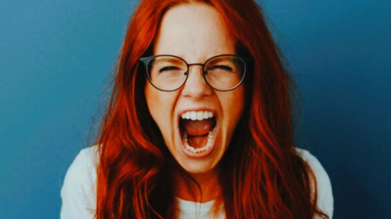 شیوه صحبت کردن شما می‌تواند نشانه‌ای اختلالات شخصیتی‌تان را فاش کند