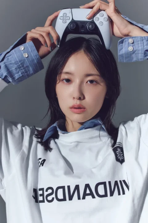 silent hill fs konatsu kato models new playstation drip from japanese street fashion brand 3large بازیگر Silent Hill f مدل شد؛ رونمایی از کلکسیون لباسهای جدید پلی استیشن - گیمفا