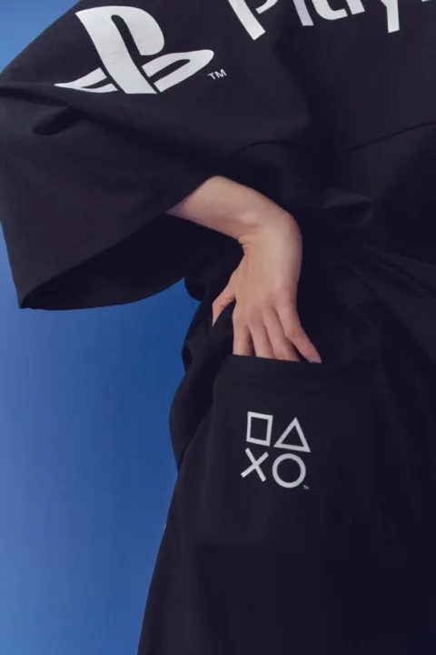 silent hill fs konatsu kato models new playstation drip from japanese street fashion brand 8large بازیگر Silent Hill f مدل شد؛ رونمایی از کلکسیون لباسهای جدید پلی استیشن - گیمفا