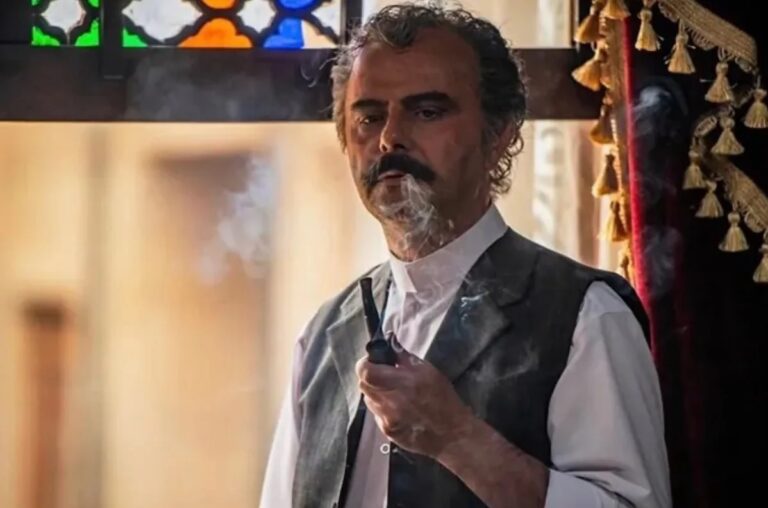 بازیگر نقش بصیرالملک در سریال «بامداد خمار» از ادامه همکاری انصراف داد