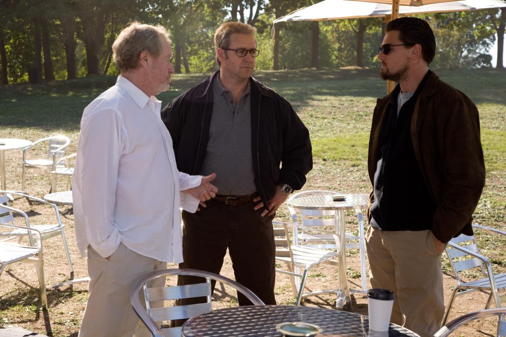 Ridley Scott Russell Crowe and Leonardo Dicaprio on the Set of body of Lies معرفی و رتبه بندی تمامی فیلمهای ریدلی اسکات | بخش دوم | موبوگیم