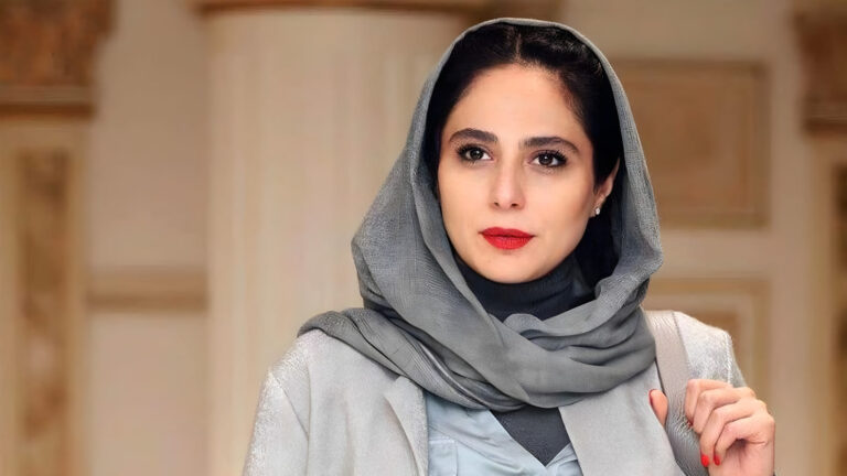 رعنا آزادیور رعنا آزادیور