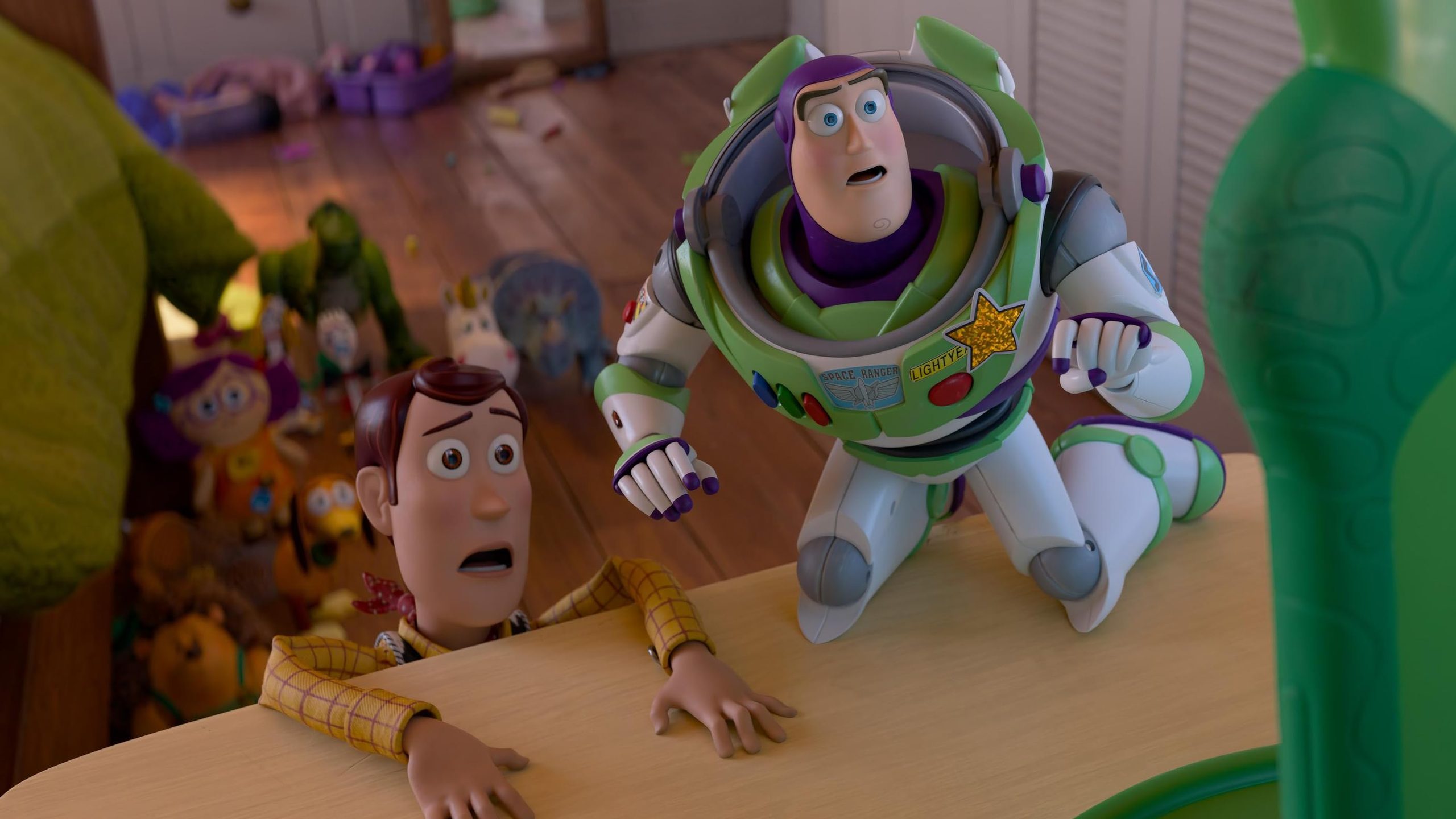 نقد و بررسی انیمیشن Toy Story 5 | حرف حساب در چیزی شبیه به اسپین آف | موبوگیم