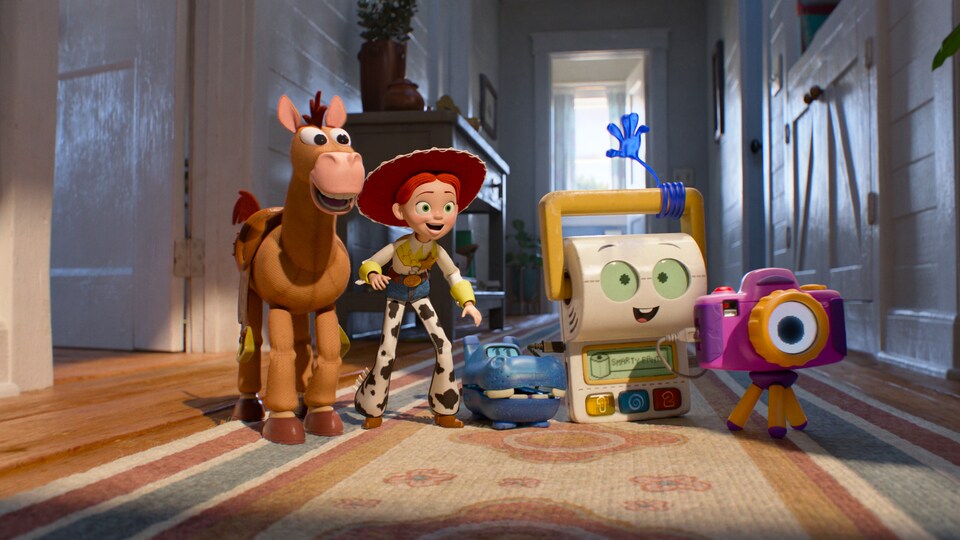 نقد و بررسی انیمیشن Toy Story 5 | حرف حساب در چیزی شبیه به اسپین آف | موبوگیم