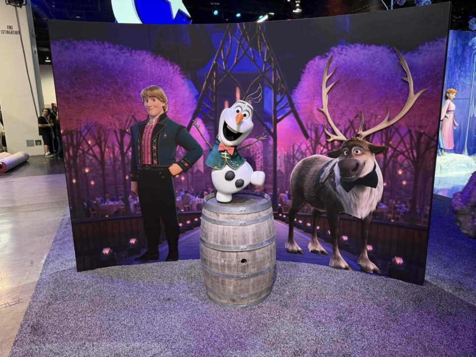47457474 اولین تصاویر از Frozen 3 منتشر شد | لباسهای جدید السا و آنا را ببینید | موبوگیم