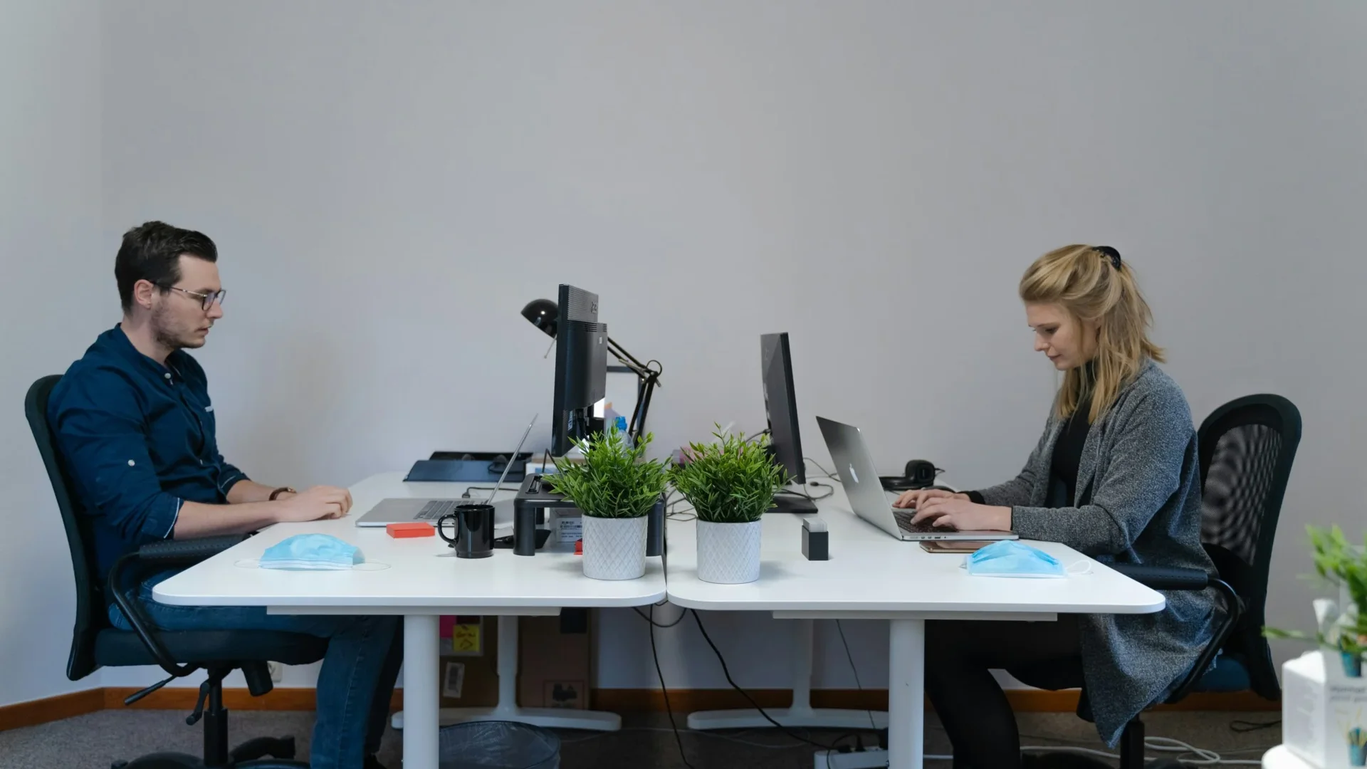 Freelancers چرا قرار نیست در صنعت نرمافزار و بازی شغلی پیدا کنید؟ پارادوکس مهندسان مسافرکش | موبوگیم