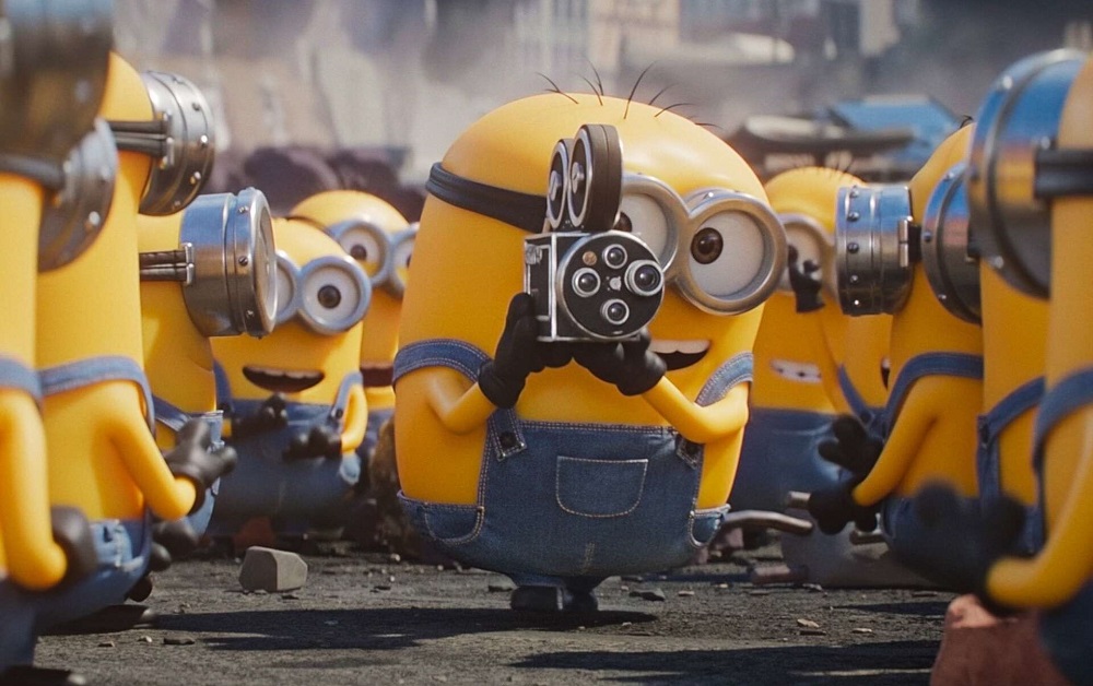 نقد انیمیشن Minions & Monsters | وقتی مینیون‌ها با سینما شوخی می‌کنند | موبوگیم