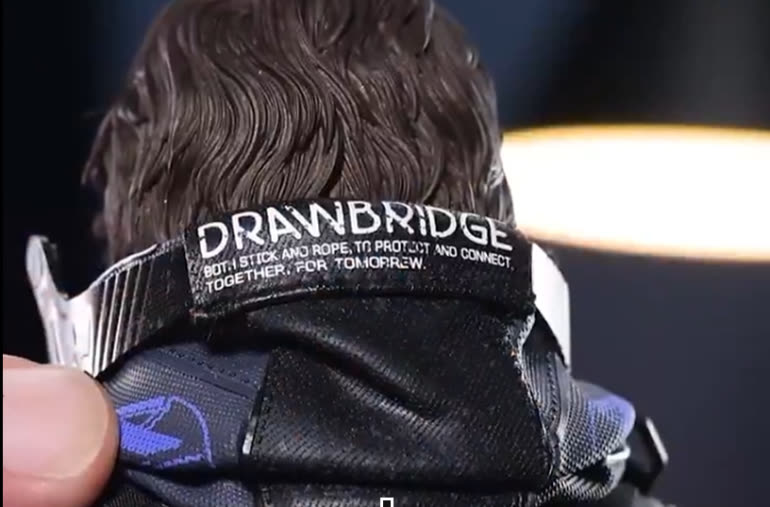 اکشن فیگور ۴۰۰ دلاری سم بریجز از بازی Death Stranding 2 یک اشتباه املایی عجیب دارد | موبوگیم