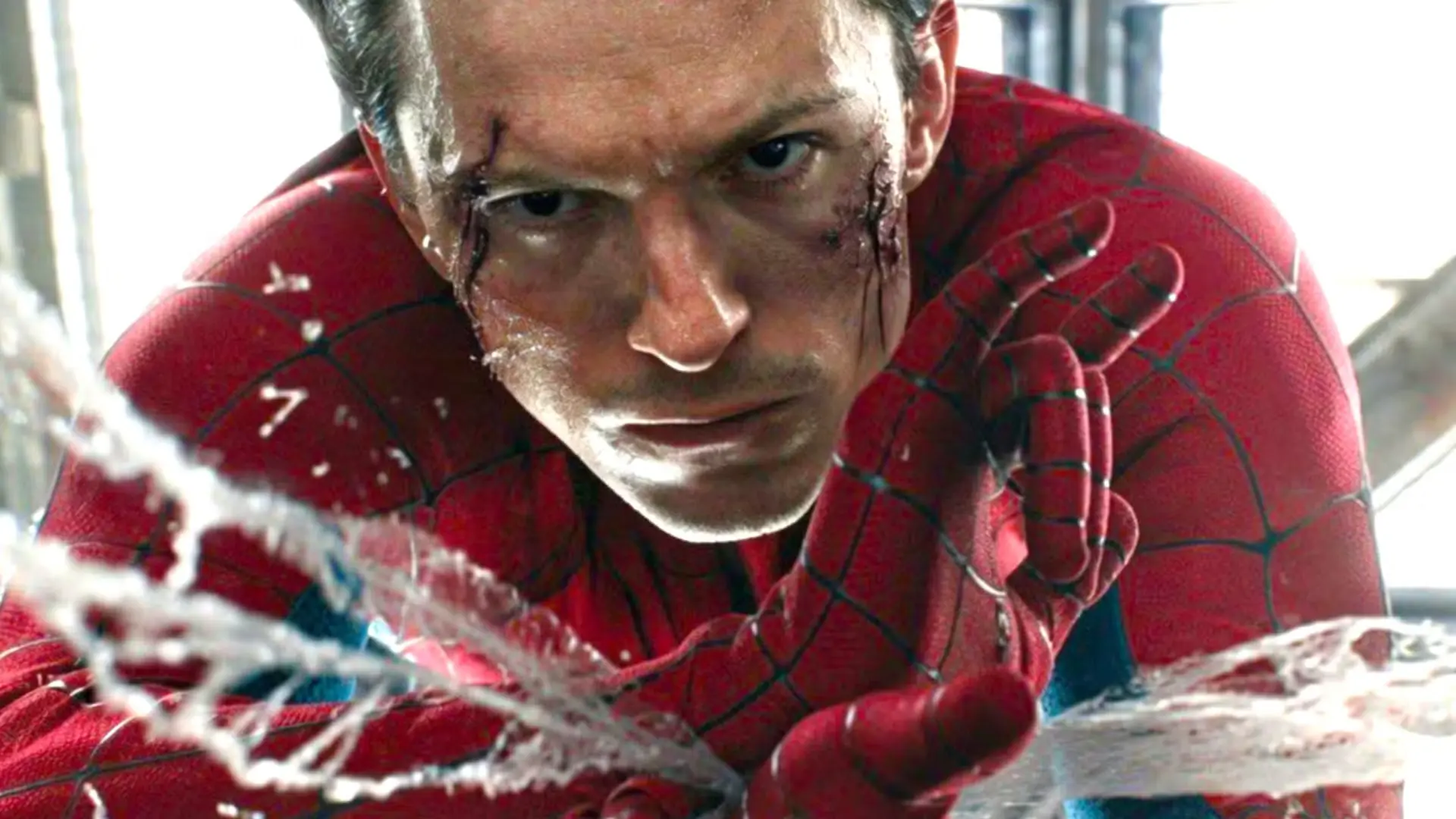 پرفروشترین فیلمهای ابرقهرمانی | موبوگیم 9 tom holland as spiderman in brand new day