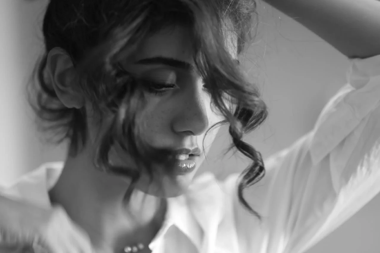 استایل و ژستهای خاص نیکآفرید سماواتی در تولد ۲۵ سالگی + تصاویر | موبوگیم 4 نیکآفرید سماواتی