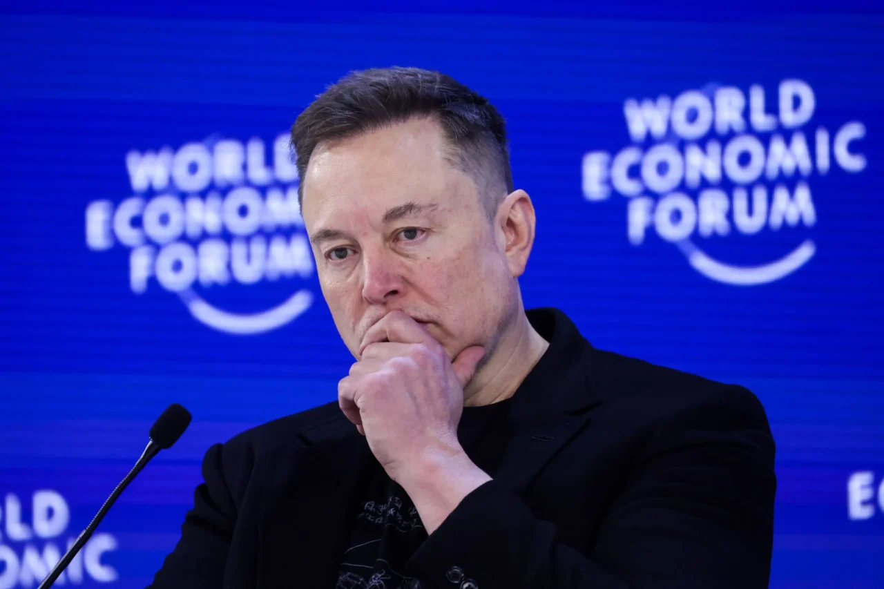 نقدها و نمرات مستند Musk | پرتره‌ای نگران‌کننده از قدرت و جاه‌طلبی ایلان ماسک | موبوگیم