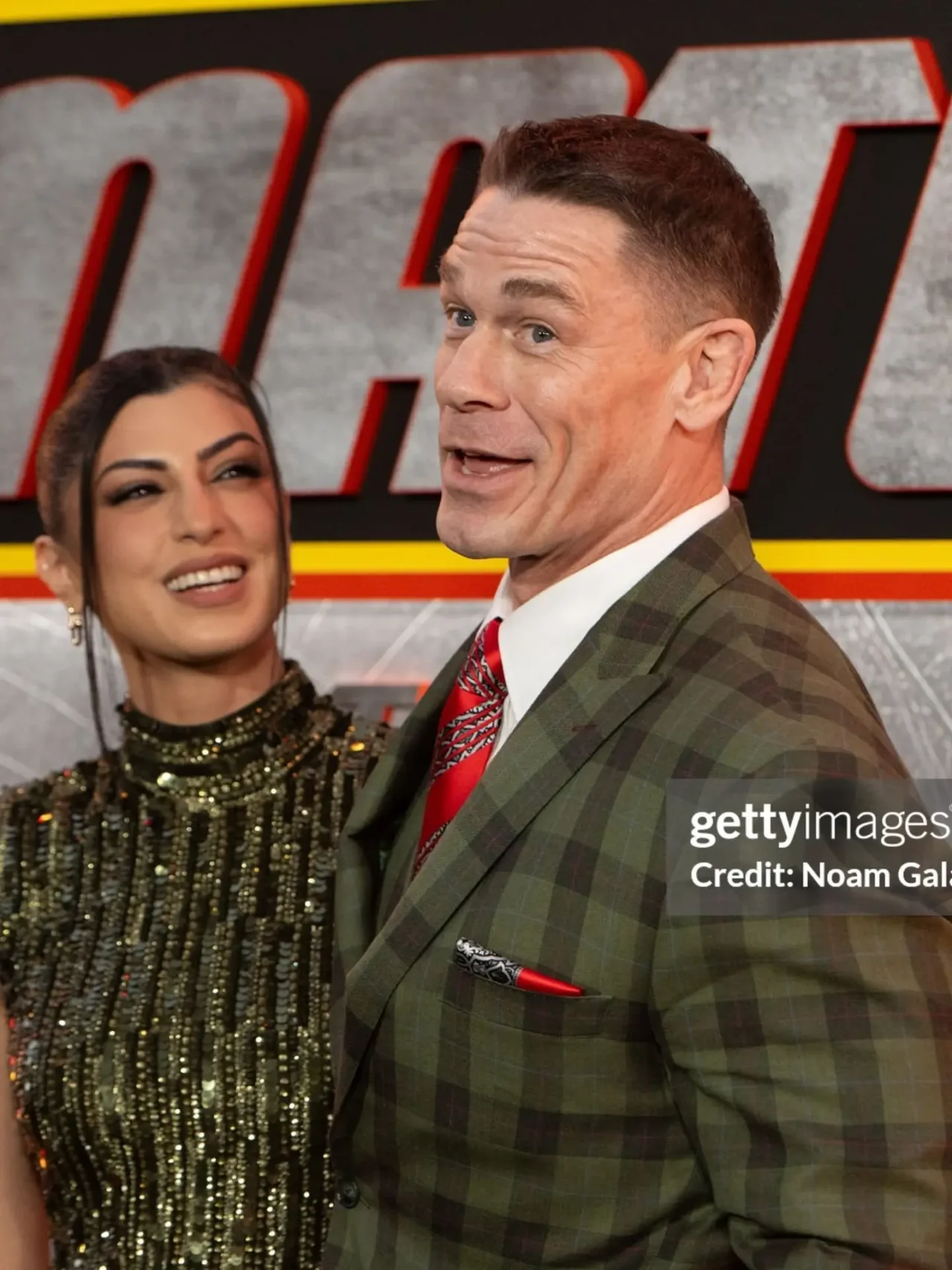 John Cena and Wife Shay Shariatzadeh 2 فرش قرمز افتتاحیه فیلم Matchbox the Movie
