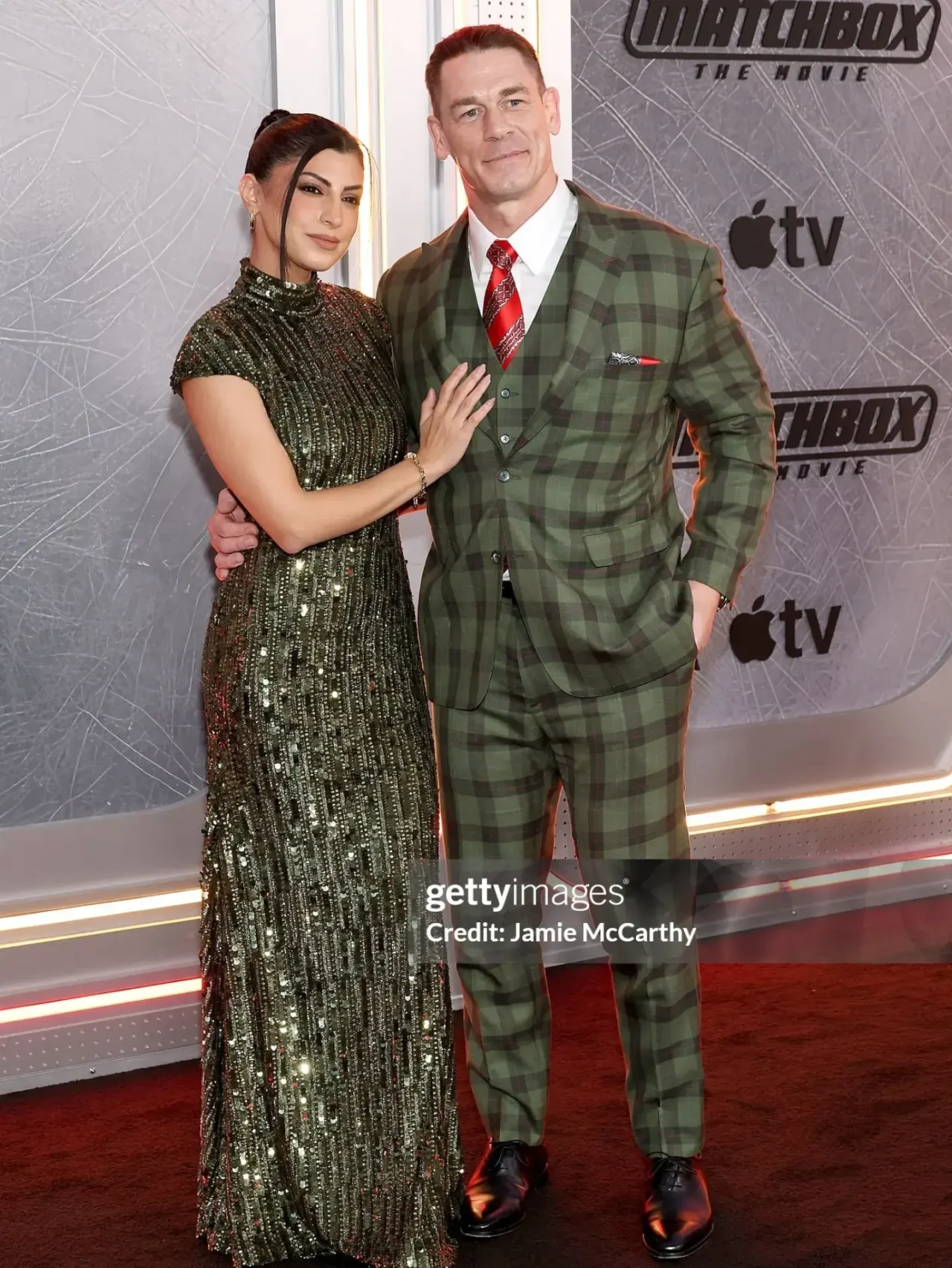 John Cena and Wife Shay Shariatzadeh 3 فرش قرمز افتتاحیه فیلم Matchbox the Movie
